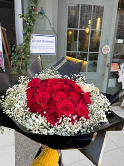 50 roses bouquet  thumbnail 1